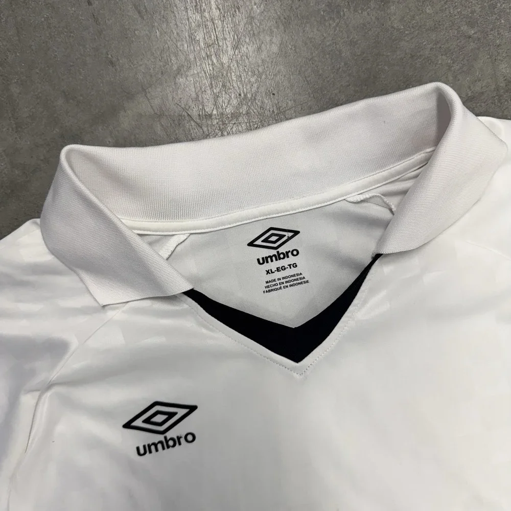 UMBRO L SIZE V-NECK COLLARED $80 NWT LONG SLEEVE CHECKERBOARD MENS SPORT SHIRT